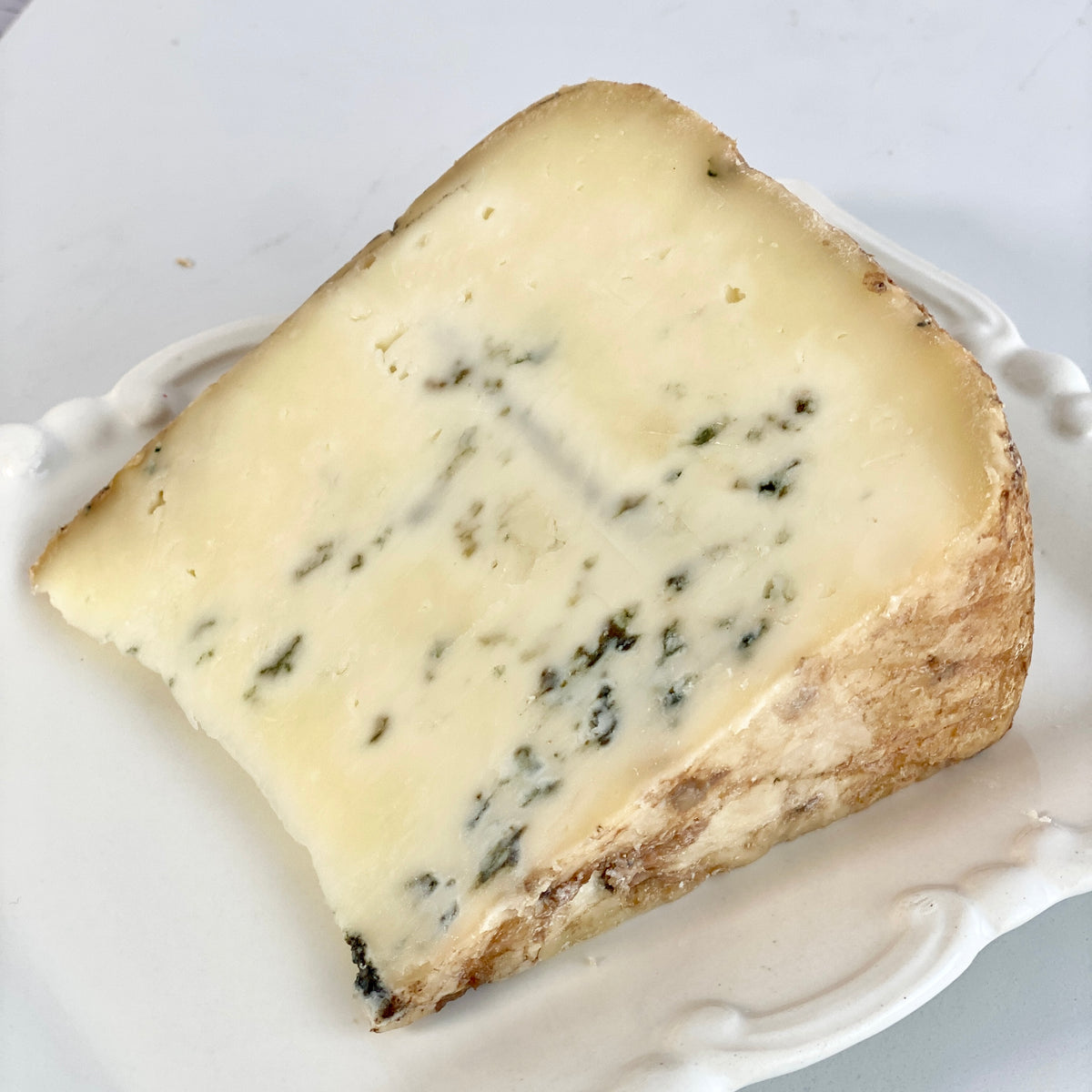 Bleu des Basque Cheese - shipping in Toronto and Canada — Cheesyplace.com