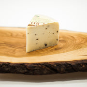 Pecorino Cacio di Bosco al Tartufo Cheese