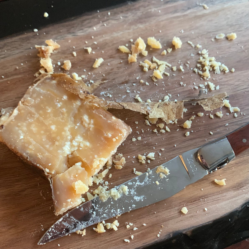 Occelli di Castagno Cheese (chestnut leaves)